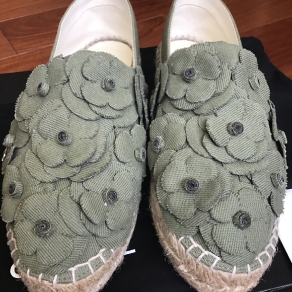 Chanel Green Classic Cc Camelia Flower Slip on Espadrilles Flats - Picture 9 of 9